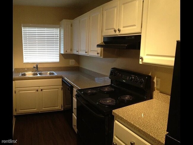 Photo - 6145 Longchamp Dr