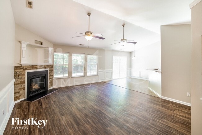 Photo - 3388 Middlesboro Ave