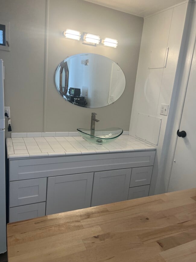 Photo - 21001 Plummer St