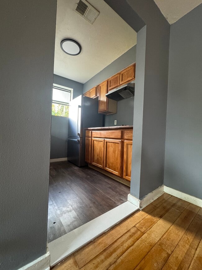1863 Nekoma Ct Unit C