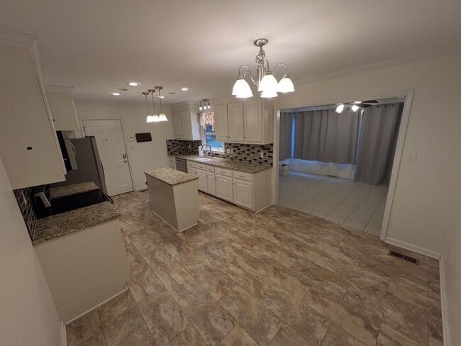 Photo - 3BD/2BA Single Family Home in Hickory, NC!