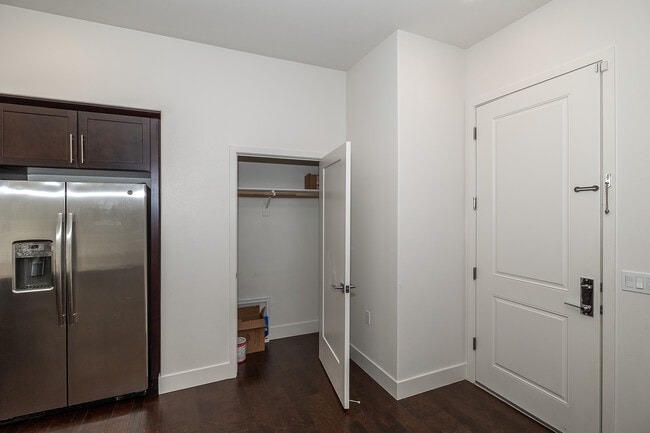 Photo - 1690 Delano St