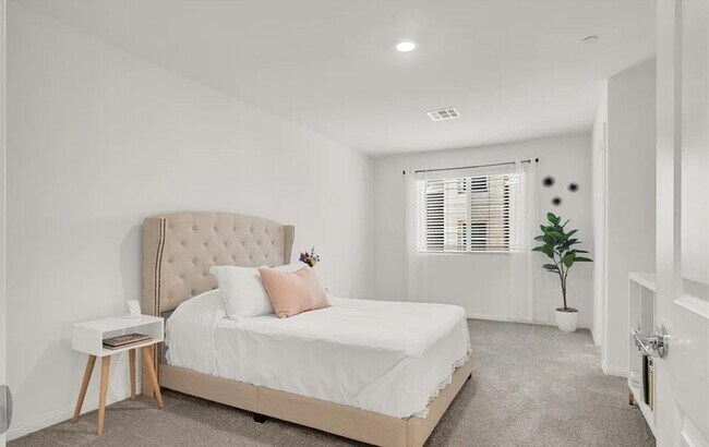 Photo - 2766 Atomic Tangerine Way