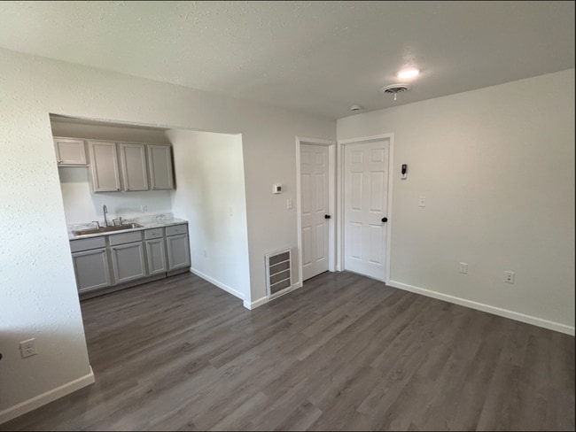 Photo - Seward Apartments Unit 6
