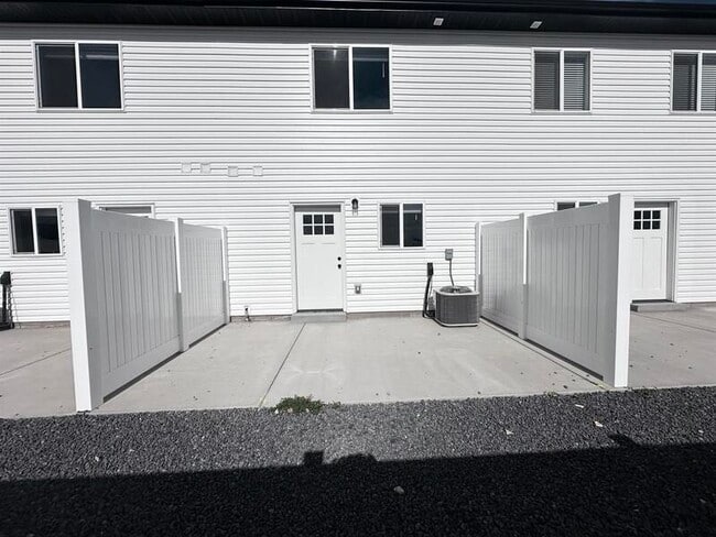 Photo - 1720 E Main St