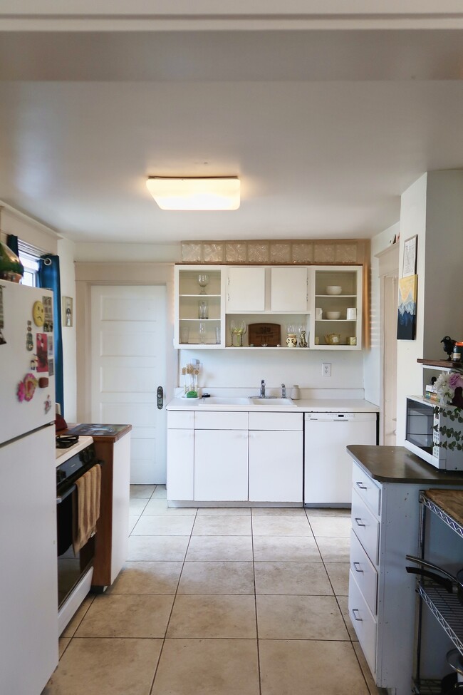 Photo - 215 Grove St