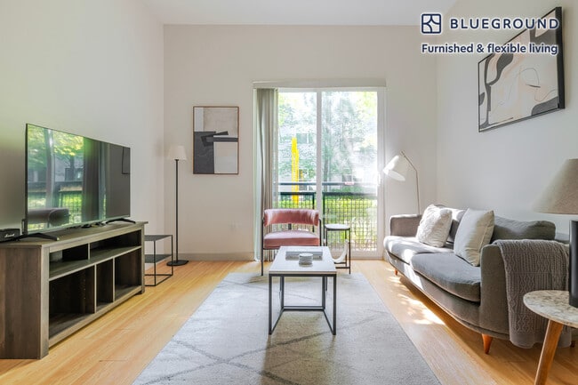 Photo - 320 D St Unidad FL1-ID1254