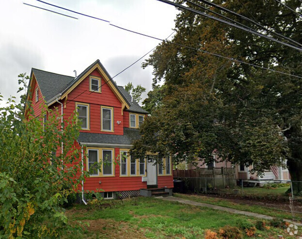 Building Photo - 18 Holton St Rental