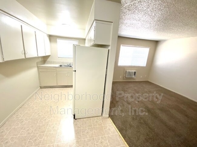 Photo - 1421 E Cambridge Ave