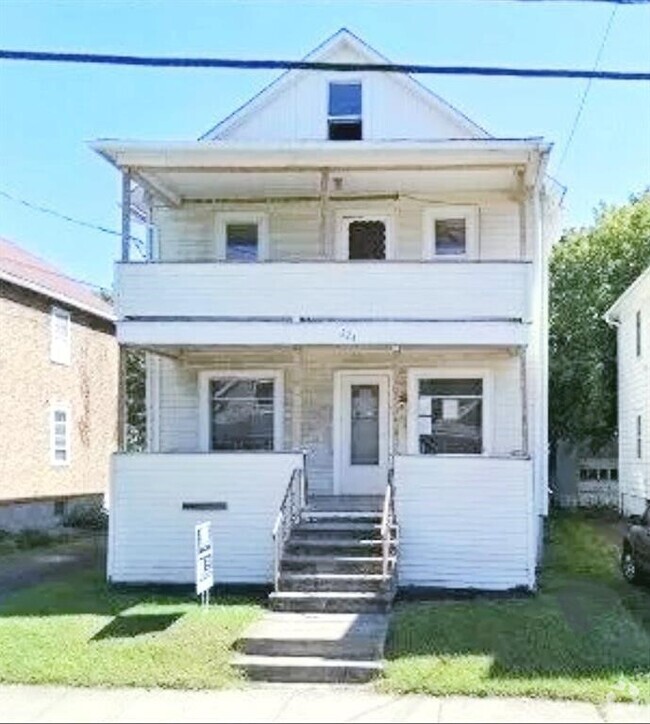 Building Photo - 224 Lester Ave Unit 1 Rental