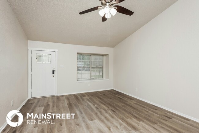 Photo - 202 Mapleridge Dr