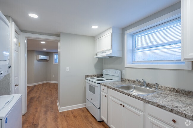1BR, 1BA - Kitchen