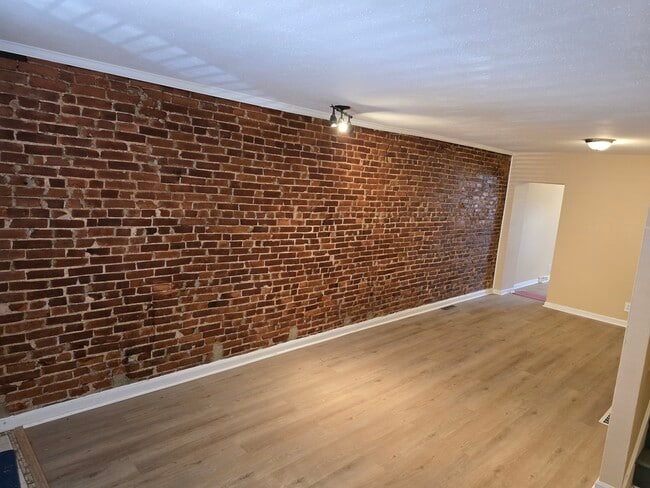 Photo - 402 N Franklin St