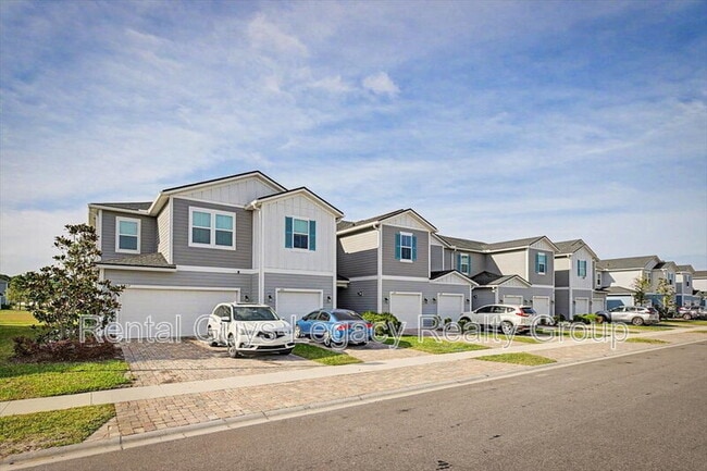 Photo - 300 Brandon Lks Dr