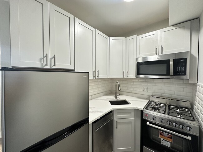 Photo - 508 W Belmont Unit E5