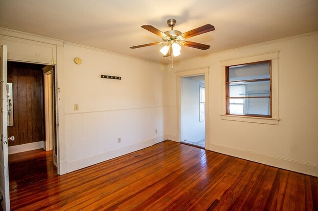 Photo - 1107-1109 E Walnut Unidad 1109