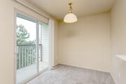 2BR,1BA-895SF