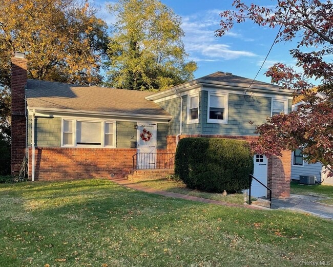 Building Photo - 33 Chestnut St