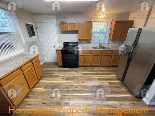 Photo - Cute as a button! Two blocks from WOU and Historical downtown Monmouth!
