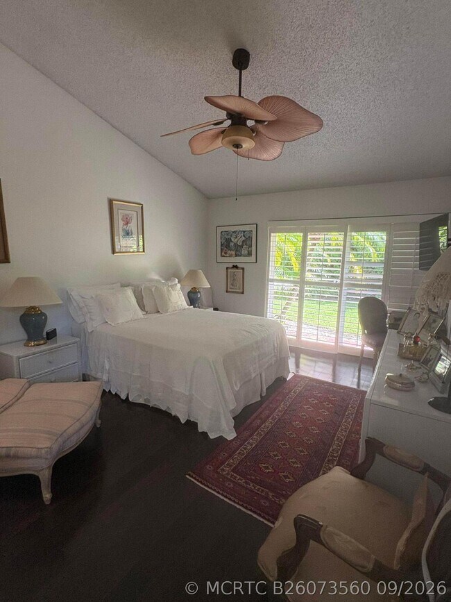 1604 Rosewood Way