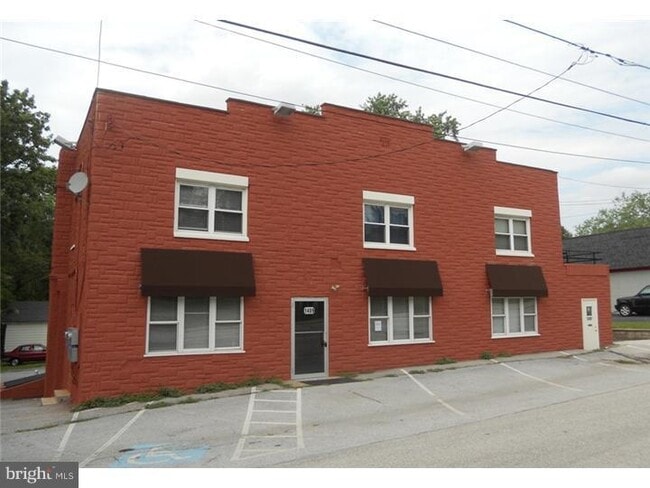 Building Photo - 1409 West Chester Pike Unit APT 4