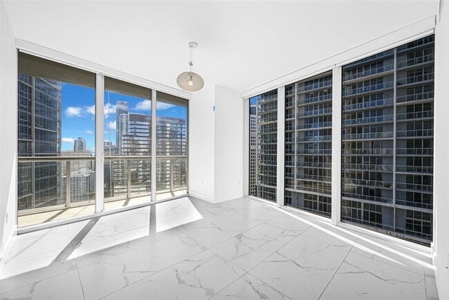 Building Photo - 475 Brickell Ave Unit 3113