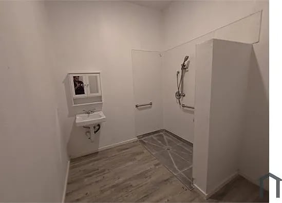 Photo - 10501 Wilmington Ave Unit 4