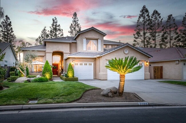 Impressive 4 Bedroom 2.5 Bath home with Po... - Impressive 4 Bedroom 2.5 Bath home with Po...