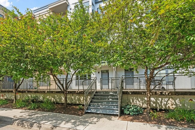 Building Photo - 820 Emerald St SE Unit 124 Rental