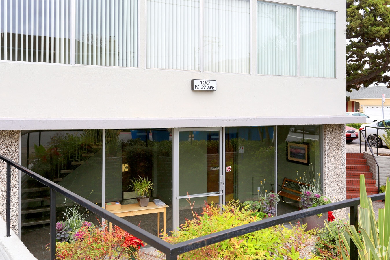 Photo - Flores Manor Apartments