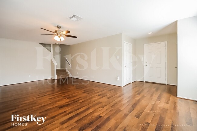 Photo - 1621 Perennial Ln