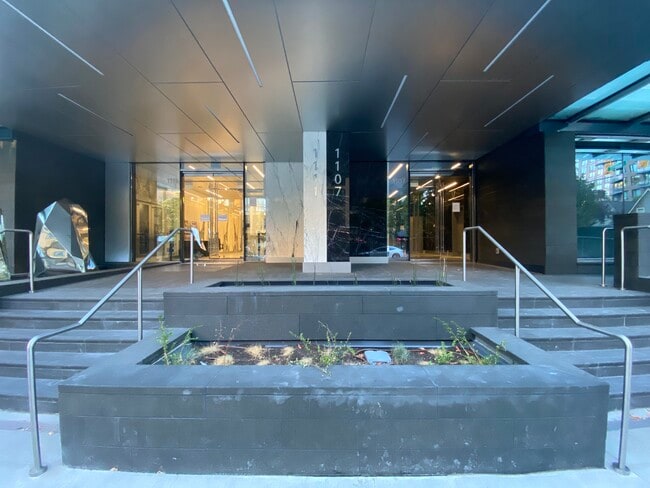 Photo - 1111 Richards St