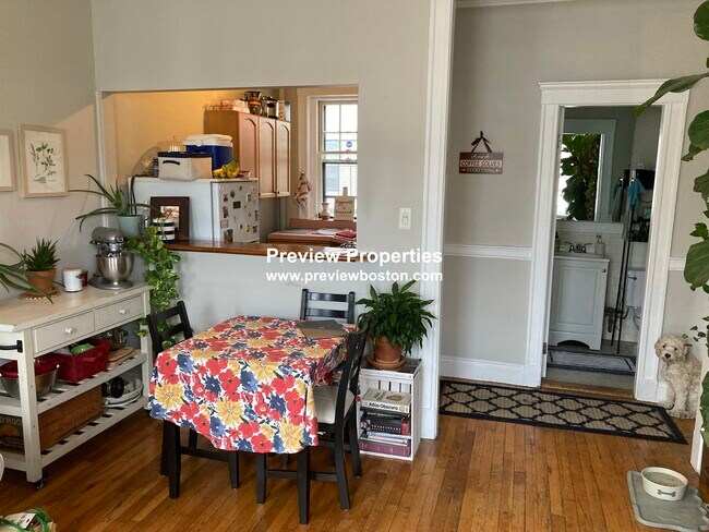 Photo - 1572 Commonwealth Ave Unidad 8F