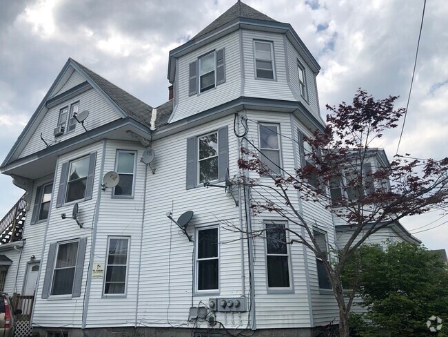 Building Photo - 75 Marlborough St Rental