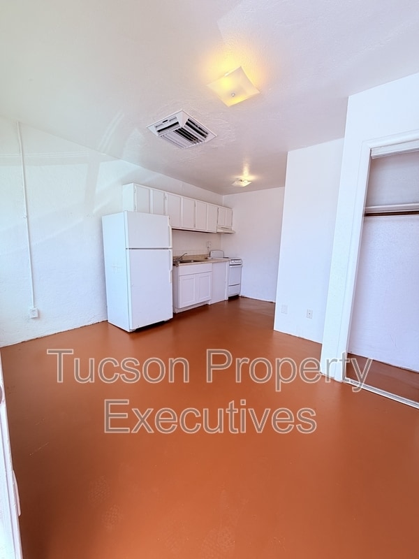 Photo - 2411 S 6th Ave