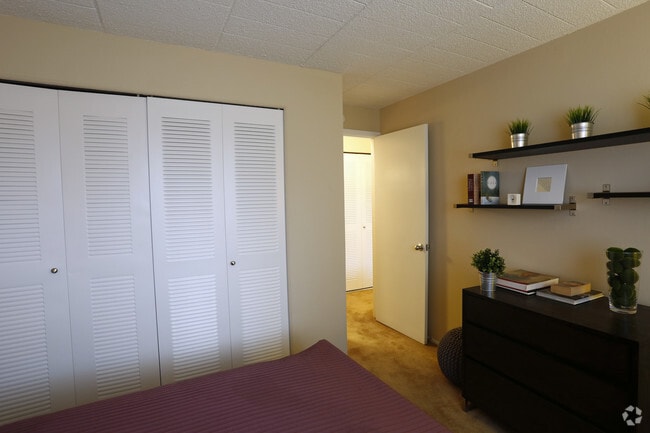 One Bedroom - Bedroom - Sky Gate Apartments