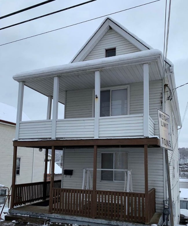 Building Photo - 206 Thompson Ave Rental