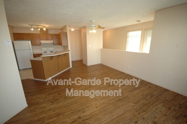 Photo - 4405-4437 37 St Unit #6