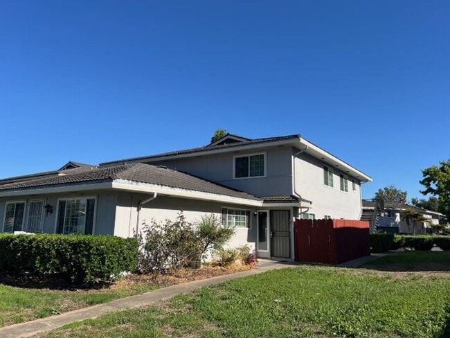 Building Photo - BLOSSOM VALLEY BEAUTY Rental