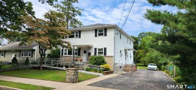 Building Photo - 219 3rd Ave Unit 2nd fl.