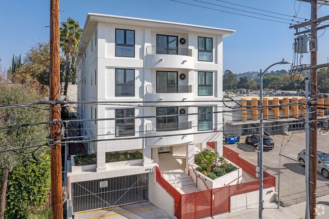 Photo - The Georgian Studio City Apartments