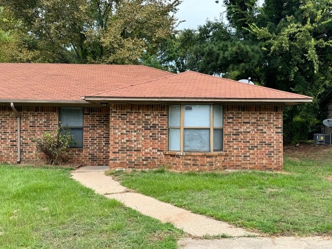 Photo - 10768 Kiamichi Dr