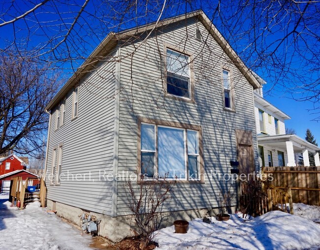 Building Photo - 729 Virginia St Unit 729-2 Rental