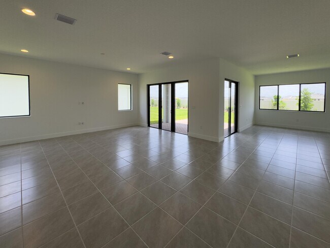Photo - 5286 Nevola Ave