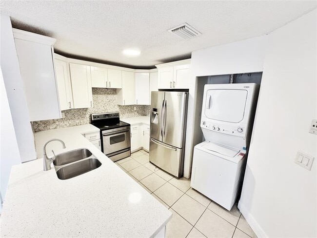 Photo - 1136 NW 5th Ct