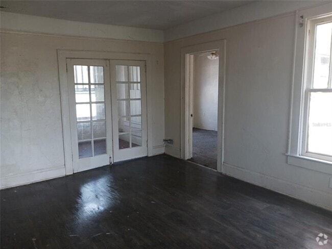 Building Photo - 720 6th St NW Rental