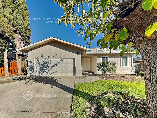 Building Photo - 716 Whispering Bay Ln