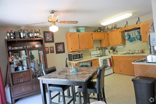 Building Photo - 220 Leighton Dr Rental