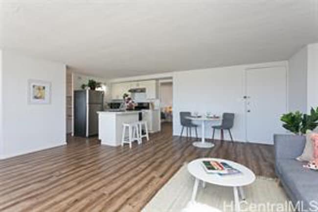 Photo - 37th Floor 2 Bed/ 2 Bath/ 1 Assigned parking Condo with views, A/C, Pool, & W/D in unit! Unit 3701