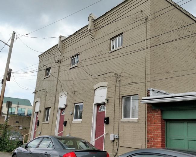 Building Photo - 218 Joliet Way